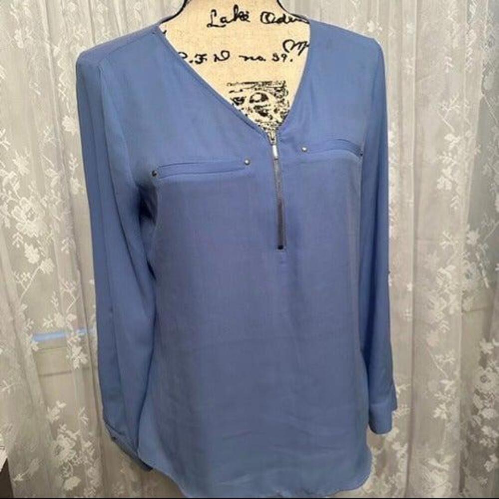Dive into Elegance with the Stunning Blue Blouse! - Picture 1 of 2
